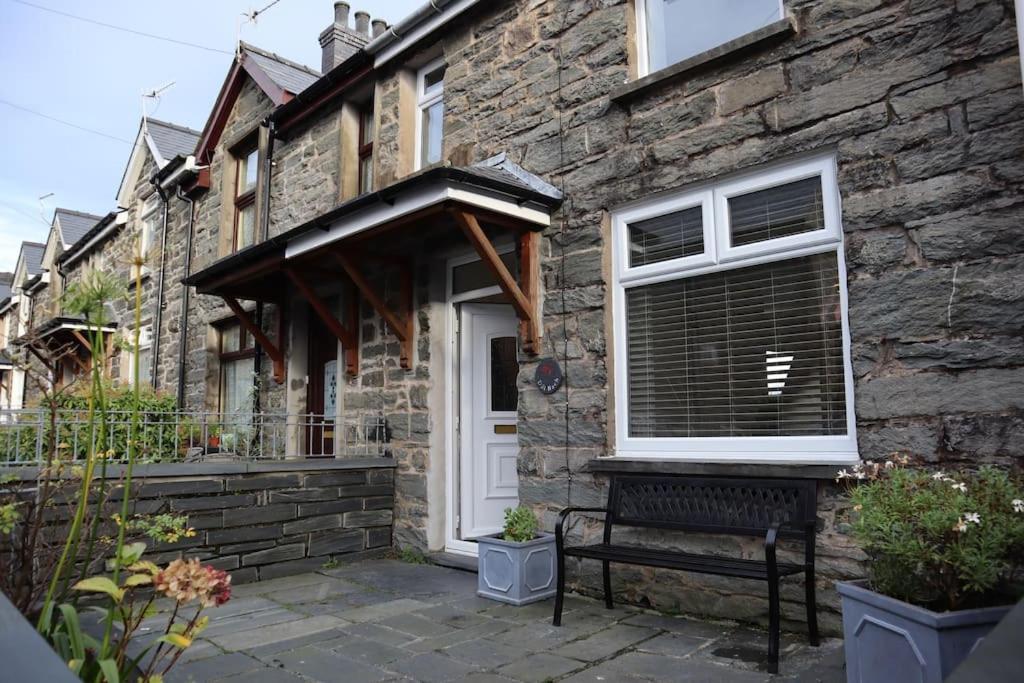 Dol Bach - Your Homely Welsh Cottage In The Heart Of Snowdonia Blaenau Ffestiniog Kültér fotó